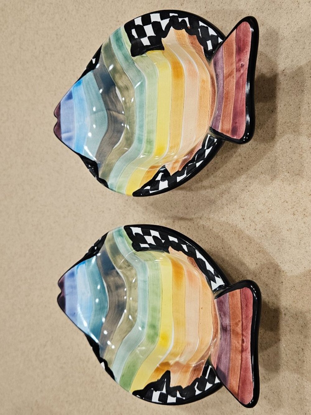 SET 2 MACKENZIE CHILDS RAINBOW FISH DISH CERAMIC DESSERT SALAD ACCENT PLATE BOWL - Picture 8 of 11